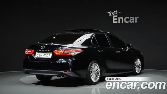TOYOTA CAMRY 2018 — 119 956 км, чёрный, Корея — под ключ — фото 1