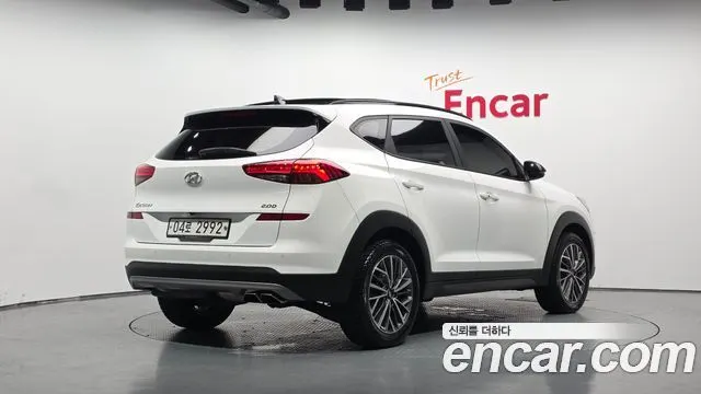 HYUNDAI TUCSON 2019 — 126 115 км, белый, Корея — под ключ — фото 1