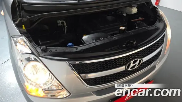 HYUNDAI GRAND STAREX 2012 — 134 001 км, серебристый, Корея — под ключ — фото 6