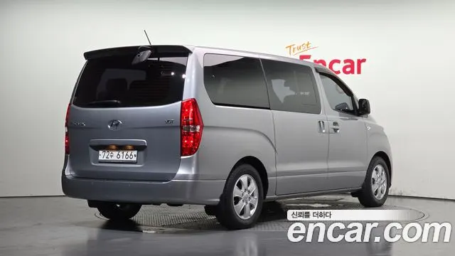 HYUNDAI GRAND STAREX 2019 — 29 449 км, серебристо-серый, Корея — под ключ — фото 2