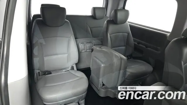 HYUNDAI GRAND STAREX 2019 — 29 449 км, серебристо-серый, Корея — под ключ — фото 12