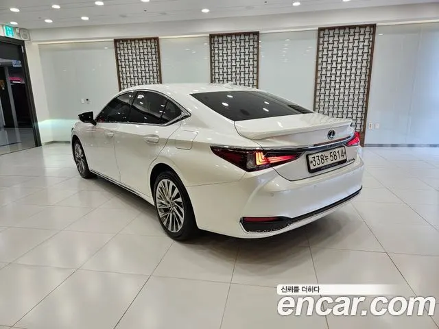 LEXUS ES300H 2026 — 5 234 км, белый-перламутр, Корея — под ключ — фото 2