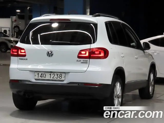 VOLKSWAGEN TIGUAN 2015 — 231 806 км, белый, Корея — под ключ — фото 4