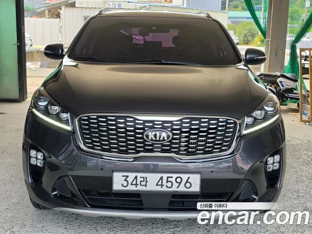 KIA SORENTO 2019 — 93 000 км, серый, Корея — под ключ — фото 1