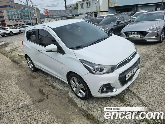 CHEVROLET SPARK 2016 — 153 881 км, белый, Корея — под ключ — фото 1