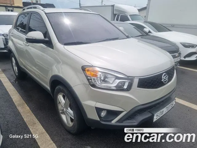 KGM KORANDO C 2014 — 138 017 км, светло-золотистый, Корея — под ключ — фото 1