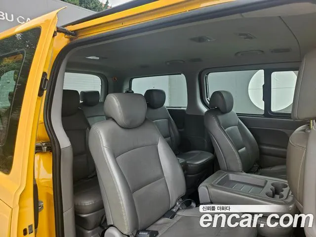 HYUNDAI GRAND STAREX 2018 — 110 072 км, жёлтый, Корея — под ключ — фото 9