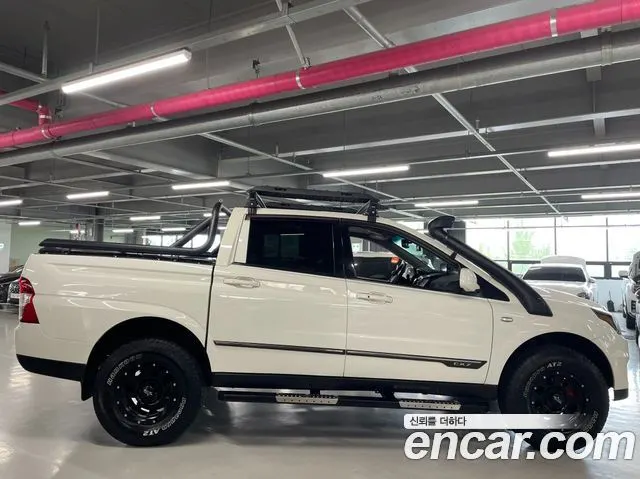 KGM KORANDO SPORTS 2017 — 134 100 км, белый, Корея — под ключ — фото 8