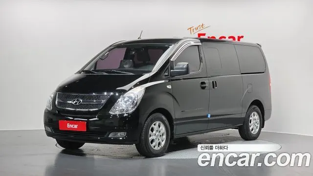HYUNDAI GRAND STAREX 2015 — 186 039 км, чёрный, Корея — под ключ — фото 1