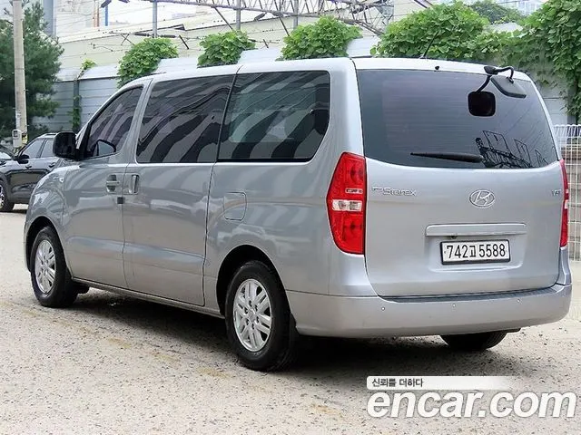 HYUNDAI GRAND STAREX 2017 — 75 795 км, серебристо-серый, Корея — под ключ — фото 3