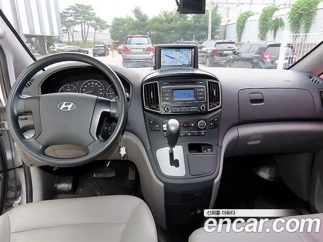 HYUNDAI GRAND STAREX 2017 — 75 795 км, серебристо-серый, Корея — под ключ — фото 8