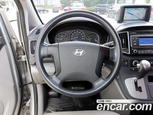 HYUNDAI GRAND STAREX 2017 — 75 795 км, серебристо-серый, Корея — под ключ — фото 9