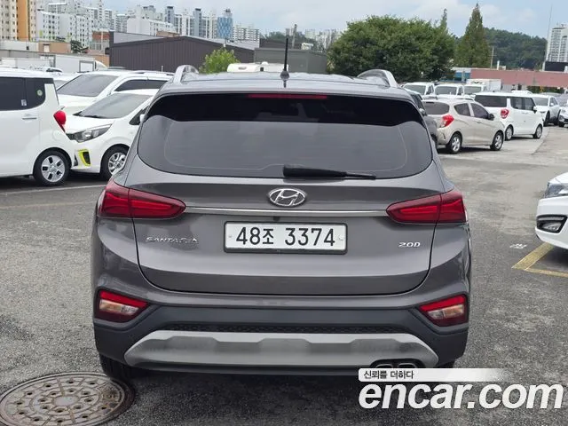 HYUNDAI SANTA FE 2019 — 146 774 км, серый, Корея — под ключ — фото 6