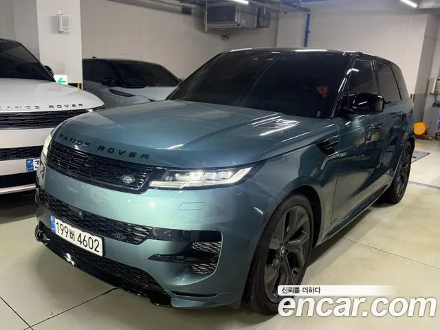 LAND ROVER RANGE ROVER SPORT 2025 — 8 854 км, тёмно-зелёный, Корея — под ключ — фото 1