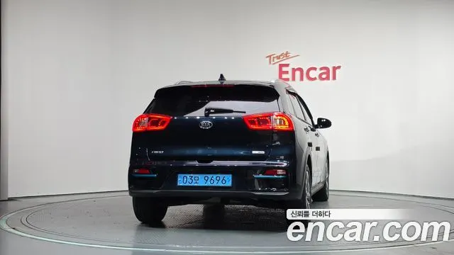 KIA NIRO 2021 — 98 959 км, синий, Корея — под ключ — фото 4