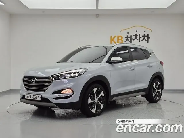 HYUNDAI TUCSON 2018 — 184 763 км, белый, Корея — под ключ — фото 12