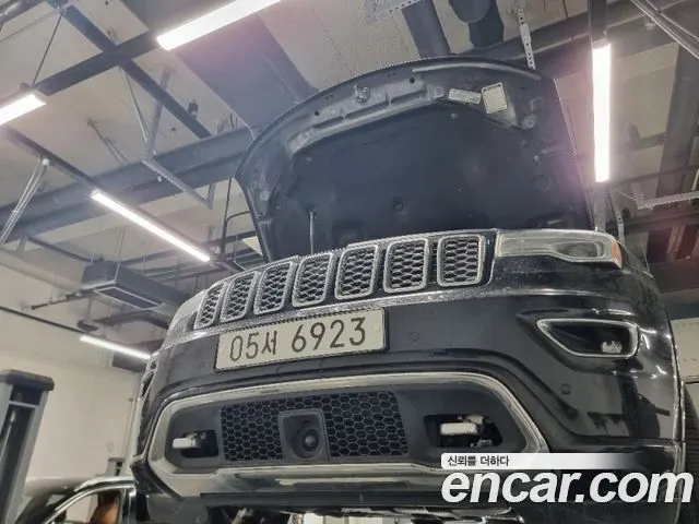 JEEP GRAND CHEROKEE 2019 — 118 186 км, чёрный, Корея — под ключ — фото 1