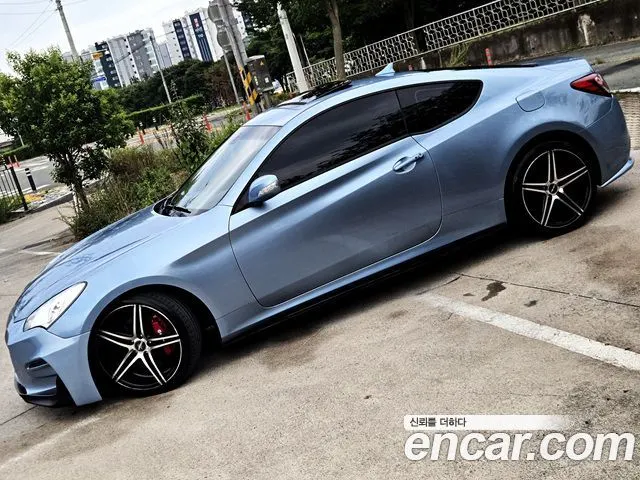 HYUNDAI GENESIS COUPE 2010 — 96 500 км, голубой, Корея — под ключ — фото 1