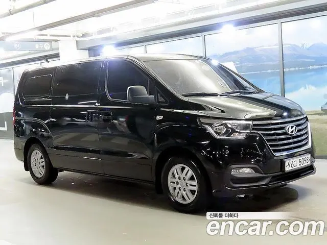 HYUNDAI GRAND STAREX 2019 — 180 000 км, чёрный, Корея — под ключ — фото 12