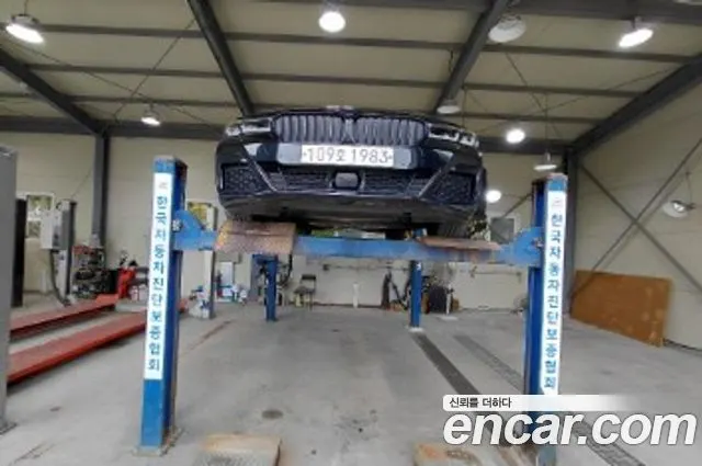 BMW 5 SERIES 2022 — 68 950 км, чёрный, Корея — под ключ — фото 1