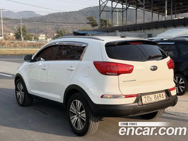 KIA SPORTAGE R 2016 — 148 696 км, белый, Корея — под ключ — фото 4