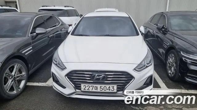 HYUNDAI SONATA 2019 — 202 898 км, белый, Корея — под ключ — фото 1