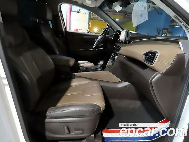 HYUNDAI SANTA FE 2019 — 138 530 км, белый, Корея — под ключ — фото 8