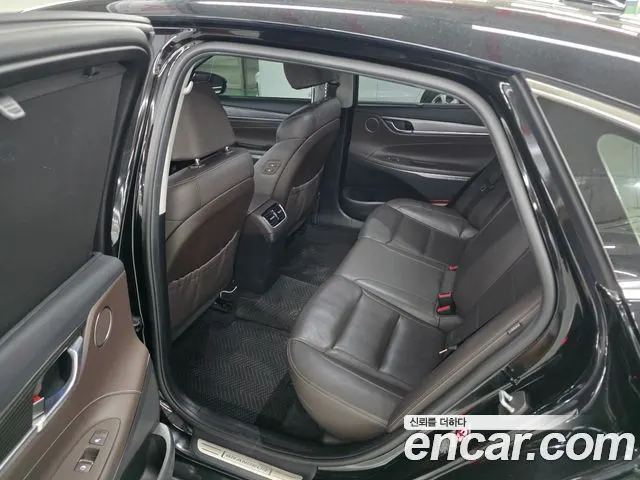 HYUNDAI GRANDEUR 2017 — 191 715 км, чёрный, Корея — под ключ — фото 10