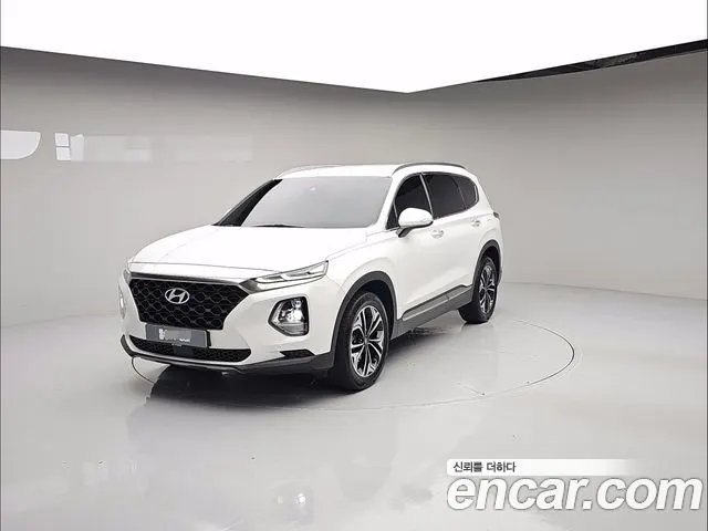 HYUNDAI SANTA FE 2019 — 92 279 км, белый, Корея — под ключ — фото 1