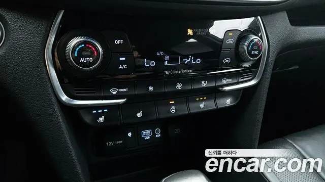 HYUNDAI SANTA FE 2019 — 92 279 км, белый, Корея — под ключ — фото 10