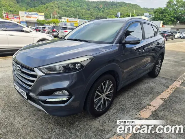 HYUNDAI TUCSON 2017 — 205 780 км, серый, Корея — под ключ — фото 1