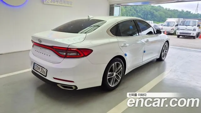 HYUNDAI GRANDEUR 2017 — 205 975 км, белый, Корея — под ключ — фото 4