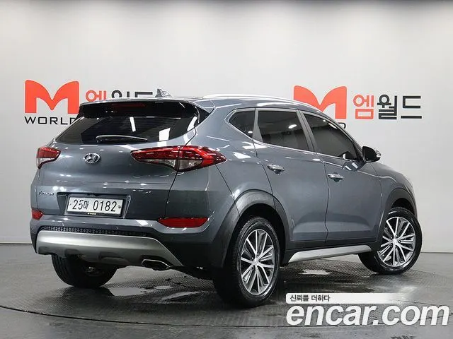 HYUNDAI TUCSON 2017 — 72 325 км, серый, Корея — под ключ — фото 3