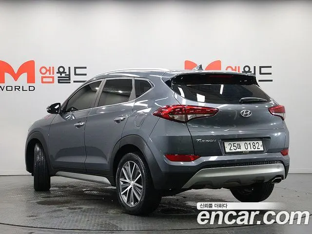 HYUNDAI TUCSON 2017 — 72 325 км, серый, Корея — под ключ — фото 4