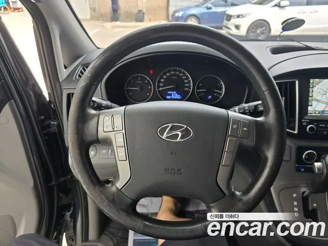 HYUNDAI GRAND STAREX 2019 — 310 787 км, серый, Корея — под ключ — фото 9
