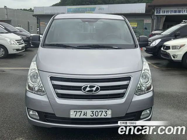 HYUNDAI GRAND STAREX 2016 — 126 379 км, серебристый, Корея — под ключ — фото 1