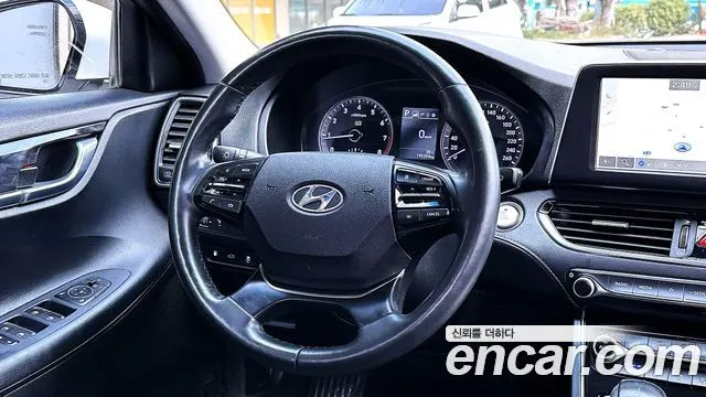 HYUNDAI GRANDEUR 2019 — 195 358 км, белый, Корея — под ключ — фото 9