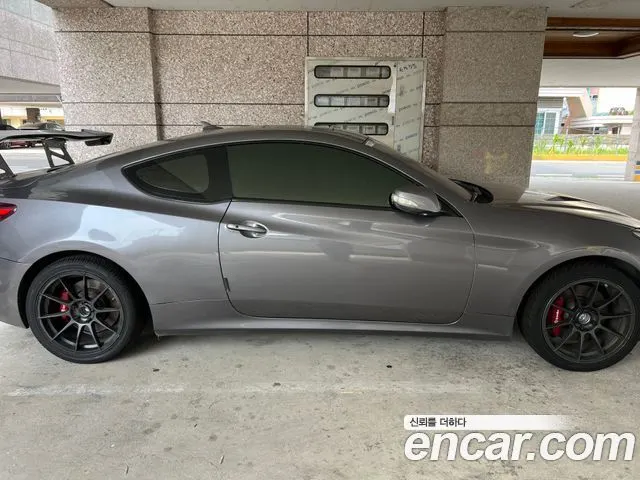 HYUNDAI GENESIS COUPE 2010 — 138 000 км, серый, Корея — под ключ — фото 3