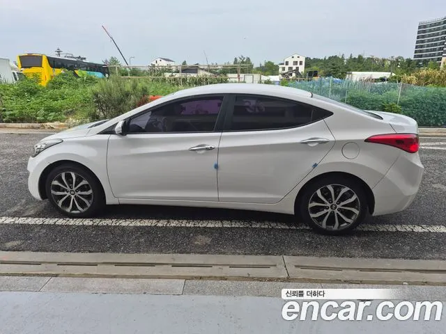 HYUNDAI AVANTE 2013 — 74 500 км, белый, Корея — под ключ — фото 2