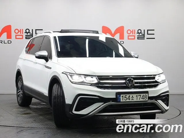 VOLKSWAGEN TIGUAN ALLSPACE 2023 — 32 450 км, белый, Корея — под ключ — фото 2