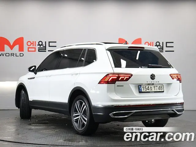 VOLKSWAGEN TIGUAN ALLSPACE 2023 — 32 450 км, белый, Корея — под ключ — фото 4