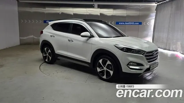 HYUNDAI TUCSON 2017 — 83 682 км, белый, Корея — под ключ — фото 3