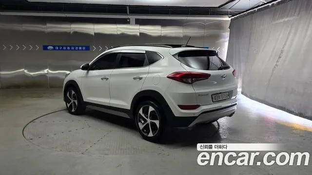 HYUNDAI TUCSON 2017 — 83 682 км, белый, Корея — под ключ — фото 4