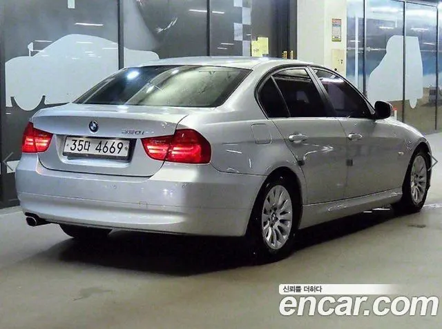 BMW 3 SERIES 2009 — 90 643 км, серебристо-серый, Корея — под ключ — фото 4