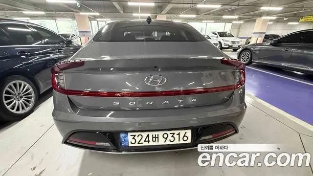 HYUNDAI SONATA 2022 — 20 345 км, серебристо-серый, Корея — под ключ — фото 2
