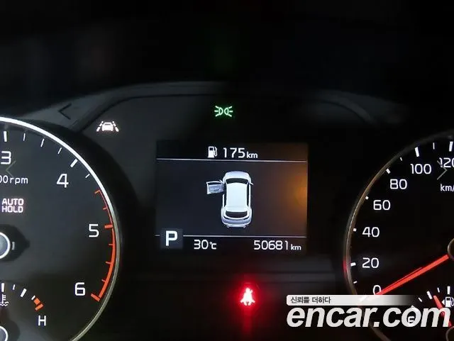 KIA SPORTAGE THE BOLD 2019 — 50 678 км, белый, Корея — под ключ — фото 9