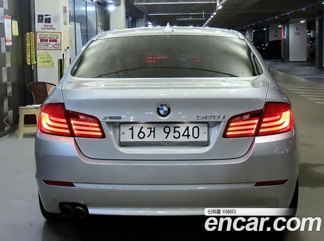 BMW 5 SERIES 2013 — 173 068 км, серебристо-серый, Корея — под ключ — фото 5
