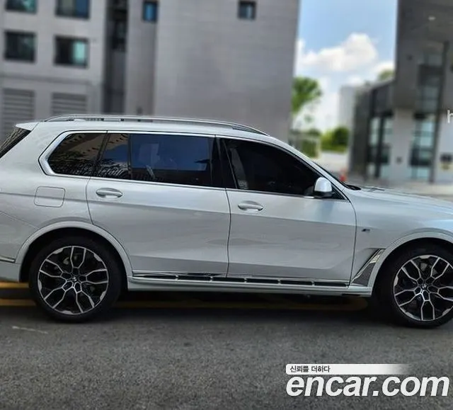 BMW X7 2025 — 8 500 км, белый, Корея — под ключ — фото 3
