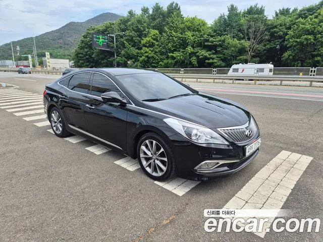 HYUNDAI GRANDEUR 2015 — 113 789 км, чёрный, Корея — под ключ — фото 1