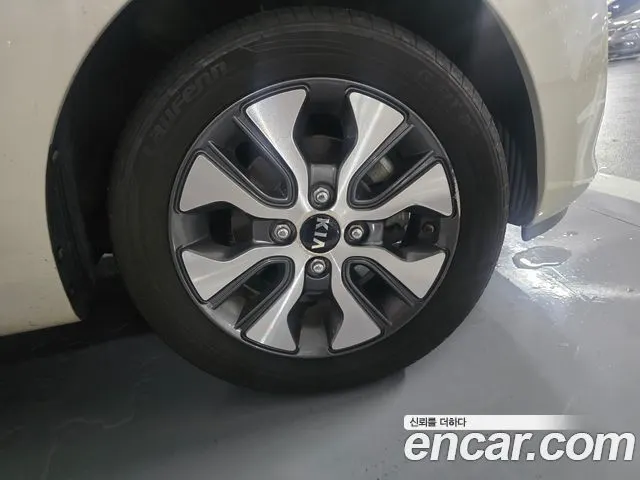 KIA MORNING 2016 — 66 900 км, светло-золотистый, Корея — под ключ — фото 8